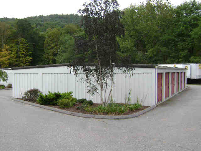 Building photograph for 223 KENT RD